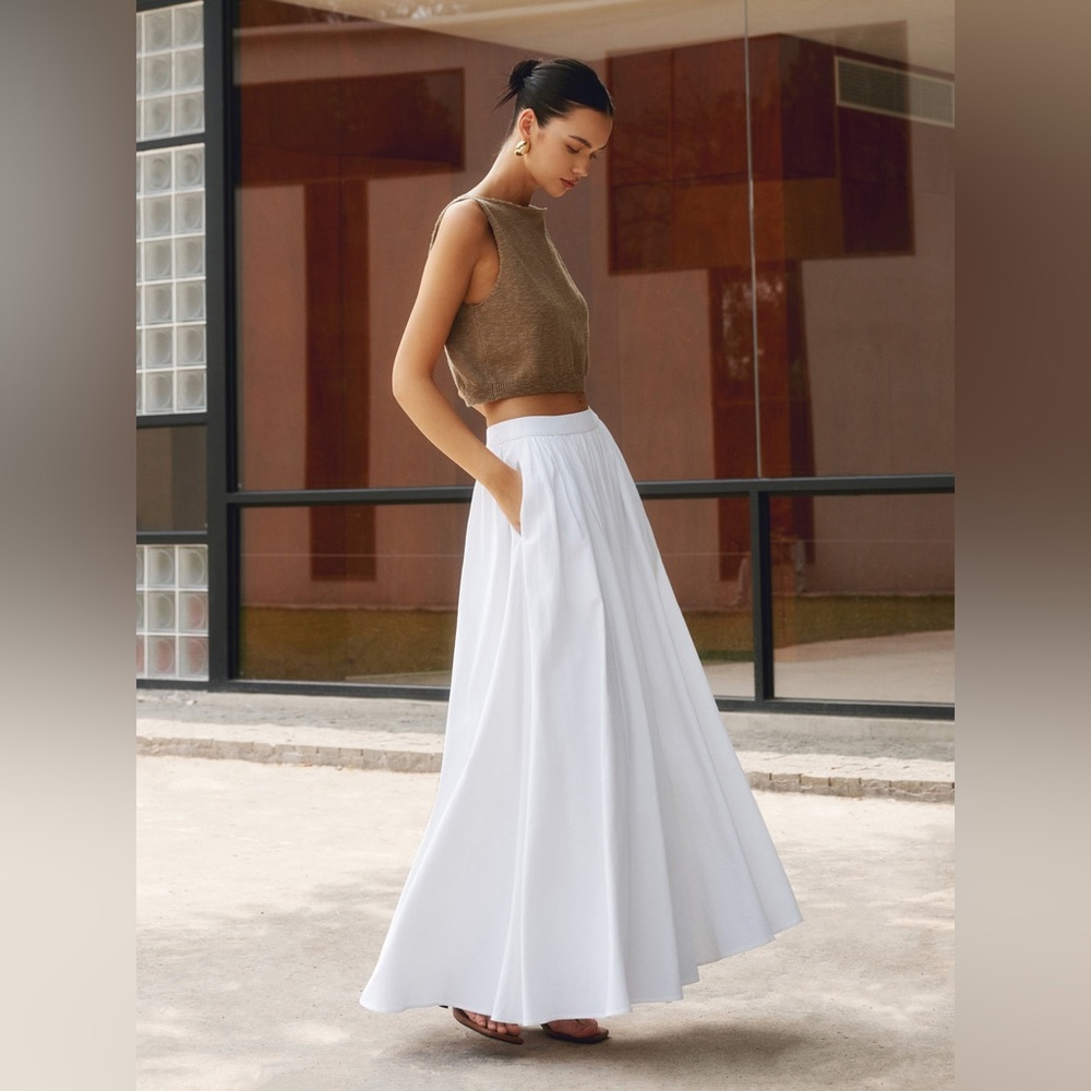 COMMENSE Cotton Pleated Maxi Skirt
Size Medium White NWT Pockets Lined zipper